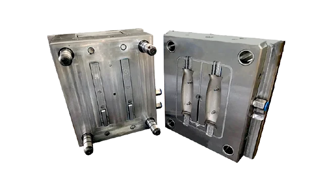 Two cavity injection mould